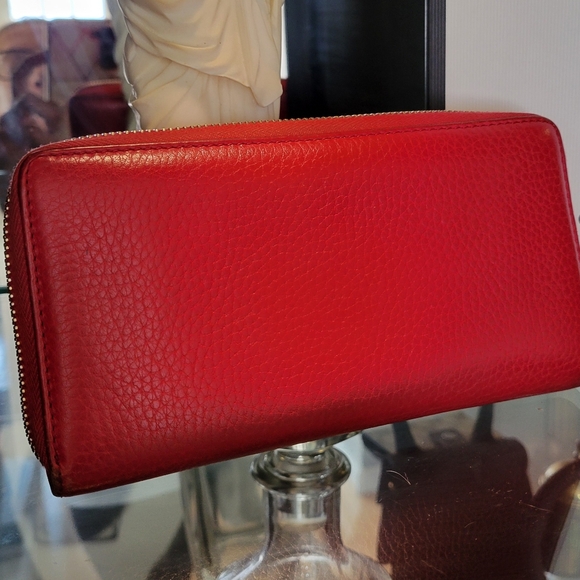 GUCCI Pebbled Calfskin Soho Zip Around Wallet Tabasco Red - Picture 14 of 14